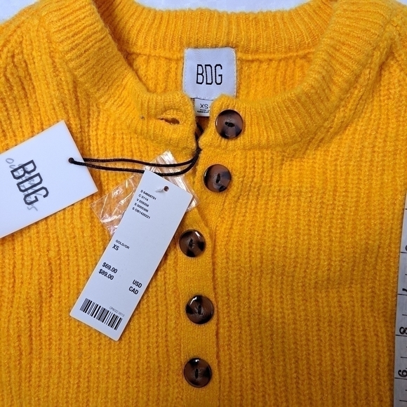 URBAN Outfitters BDG Harlow Henley Sweater - Picture 4 of 9